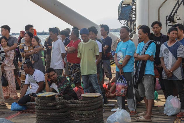 Survivors evacuated from burning ferry in Indonesia SURABAYA, INDONESIA - AUGUST 4: Survivors of the KM Mutiara Sentosa II ship fire arrive at Tanjung Perak Port following their evacuation in Surabaya, East Java, Indonesia, on August 4, 2026. Five people were killed in the fire aboard the vessel, which had 238 people on board, in waters near Madura Island. Suryanto Suryanto Anadolu Surabaya Indonesia. Editorial use only. Please get in touch for any other usage.  Copyright: x2026xAnadoluxSuryantoxSuryantox