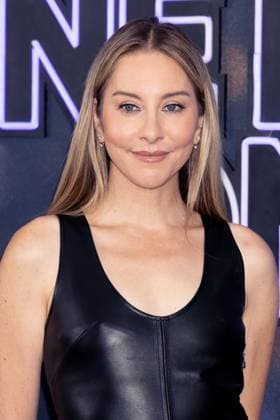 Este Haim at arrivals for ONE NIGHT ONLY Premiere, SVA (School for the Visual Arts) Theatre, New York, NY, August 03, 2026. Photo By: Ryan Billings Everett Collection ONE NIGHT ONLY Premiere PUBLICATIONXNOTxINxCANxCHNxFRAxITAxJPNxNORxPOLxRUSxESPxUKxUSA