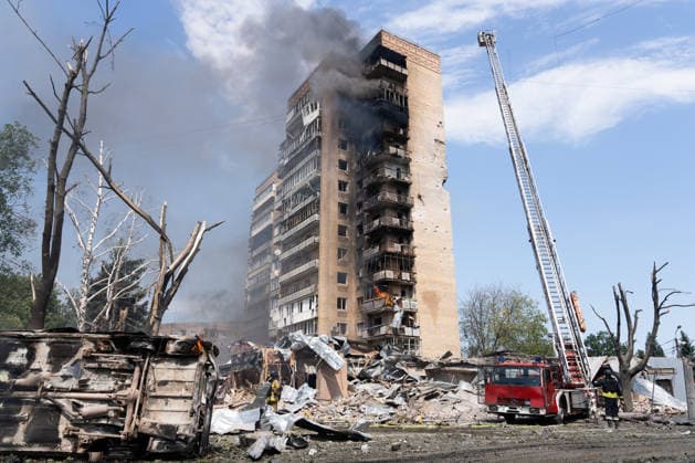 August 4, 2026, Kramatorsk, Donetsk Oblast, Ukraine: Emergency services work to aid the community after Russia launches an attack on residential buildings in the city of Kramatorsk, Donetsk Oblast. Kramatorsk Ukraine - ZUMAm350 20260804_zip_m350_004 Copyright: xCameronxJones-Manleyx