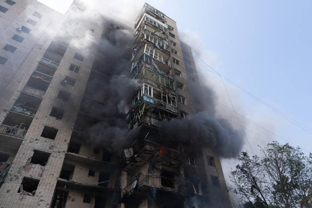 August 4, 2026, Kramatorsk, Donetsk Oblast, Ukraine: Emergency services work to aid the community after Russia launches an attack on residential buildings in the city of Kramatorsk, Donetsk Oblast. Kramatorsk Ukraine - ZUMAm350 20260804_zip_m350_006 Copyright: xCameronxJones-Manleyx