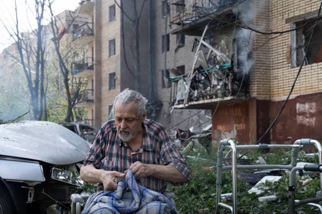 August 4, 2026, Kramatorsk, Donetsk Oblast, Ukraine: Emergency services work to aid the community after Russia launches an attack on residential buildings in the city of Kramatorsk, Donetsk Oblast. Kramatorsk Ukraine - ZUMAm350 20260804_zip_m350_022 Copyright: xCameronxJones-Manleyx