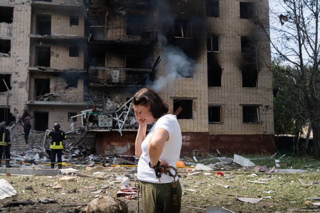 August 4, 2026, Kramatorsk, Donetsk Oblast, Ukraine: Emergency services work to aid the community after Russia launches an attack on residential buildings in the city of Kramatorsk, Donetsk Oblast. Kramatorsk Ukraine - ZUMAm350 20260804_zip_m350_026 Copyright: xCameronxJones-Manleyx