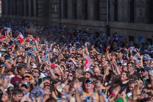 Start of the 2026 La Blanca Festival in Vitoria Hundreds of people gathered for the start of the 2026 La Blanca Festival on August 4, 2026, in Vitoria-Gasteiz, Álava, Basque Country, Spain. The Vitoria festivities in honor of the Virgin Blanca begin today, August 4, with the descent of the Celedón and the traditional chupinazo, and continue through August 9. Tomorrow is the highlight of the festivities, when the floral offering and the Aurresku in honor of the Virgen Blanca will be performed by the Blusas and Neskas dance groups. In addition, there will be parades of giants and big-heads, concerts by the municipal band, and other activities, such as the release of heifers or the Alava-style bolo tournament. AUGUST 4, 2026 CELEDÓN FES  Copyright: xInakixBerasalucex 7701833