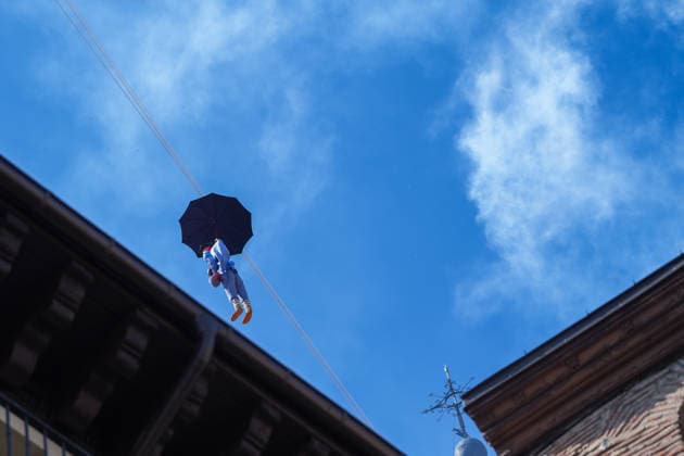 Start of the 2026 La Blanca Festival in Vitoria The descent of the Celedón during the start of the 2026 La Blanca Festival, on August 4, 2026, in Vitoria-Gasteiz, Álava, Basque Country, Spain. The festivities in Vitoria in honor of the Virgin Blanca begin today, August 4, with the descent of the Celedón and the traditional chupinazo, and continue through August 9. Tomorrow is the main day of the festivities, when the floral offering and the Aurresku in honor of the Virgen Blanca will be performed by the Blusas and Neskas dance groups. In addition, there will be parades of giants and big-heads, concerts by the municipal band, and other activities, such as the release of heifers or the Alava-style bolo championship. AUGUST 4, 2026 CELE  Copyright: xInakixBerasalucex 7701820