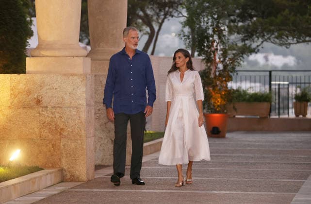 The Royal Family hosts the traditional summer reception at the Marivent Palace for a delegation representing Balearic society King Felipe VI and Queen Letizia, during the reception for a delegation representing Balearic society at the Marivent Palace, on August 4, 2026, in Palma de Mallorca, Balearic Islands, Spain. King Felipe and Queen Letizia welcomed the leading authorities of the Balearic Islands and a broad cross-section of civil society to Marivent Palace for an evening event that has become the major institutional event of the summer. ROYAL FAMILY RECEPTION Raú Mallorca Mallorca Spain  Copyright: xRaulxTerrelx 7701920