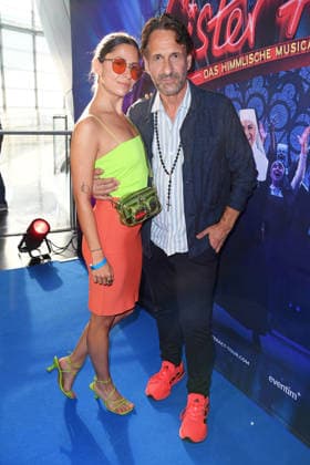 Zora Alber, Falk Willy Wild bei der Premiere von SISTER ACT - DAS HIMMLISCHE MUSICAL im Bluemax Theater in Berlin am 04.08.2026 *** Zora Alber and Falk Willy Wild at the premiere of SISTER ACT: THE HEAVENLY MUSICAL at the Bluemax Theater in Berlin on August 4, 2026