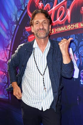 Falk Willy Wild bei der Premiere von SISTER ACT - DAS HIMMLISCHE MUSICAL im Bluemax Theater in Berlin am 04.08.2026 *** Falk Willy Wild at the premiere of SISTER ACT: THE HEAVENLY MUSICAL at the Bluemax Theater in Berlin on August 4, 2026