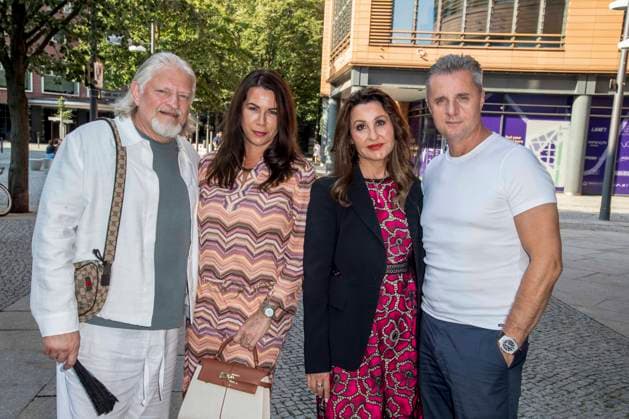 ABB SISTERACT- Frank Kessler, Doreen Kessler, Danijela Ramcilovic und Senad Ramcilovic zu Gast bei der Berlin Premiere von Sister Act - Das Himmliche Musical im BlueMax Theater Berlin, am 04.AUGUST 2026 in Berlin Berlin Deutschland *** ABB SISTERACT’s Frank Kessler, Doreen Kessler, Danijela Ramcilovic, and Senad Ramcilovic attended the Berlin premiere of *Sister Act: The Heavenly Musical* at the BlueMax Theater Berlin on August 4, 2026, in Berlin, Germany