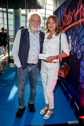 ABB SISTERACT- Dieter Hallervorden mit Ehefraun Christiane Zander zu Gast bei der Berlin Premiere von Sister Act - Das Himmliche Musical im BlueMax Theater Berlin am 04.AUGUST 2026 in Berlin Berlin Deutschland *** ABB SISTERACT: Dieter Hallervorden and his wife Christiane Zander attended the Berlin premiere of *Sister Act: The Heavenly Musical* at the BlueMax Theater Berlin on August 4, 2026, in Berlin, Germany