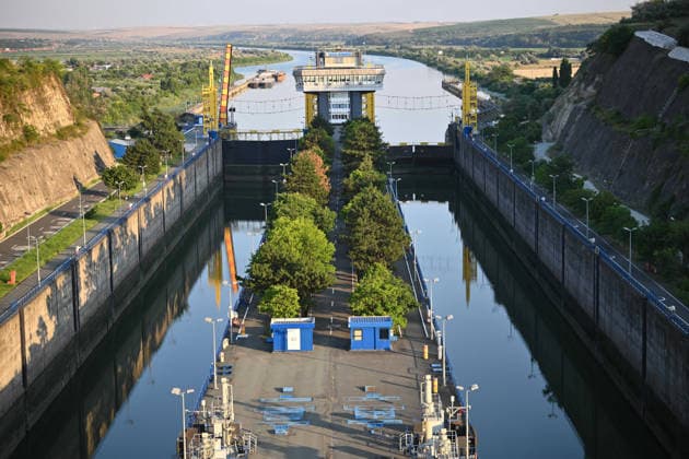 Cernavoda Nuclear Power Plant CONSTANTA, ROMANIA - AUGUST 4: A view of the Cernavoda Nuclear Power Plant as low flow rate of the Danube River has raised the risk of a shutdown of both operating reactors in Cernavoda, Constanta, Romania, on August 4, 2026. The Cernavoda Nuclear Power Plant, Romania s only nuclear power facility, produces about 20% of the country s electricity. Alex Nicodim Anadolu Constanta Romania. Editorial use only. Please get in touch for any other usage.  Copyright: x2026xAnadoluxAlexxNicodimx