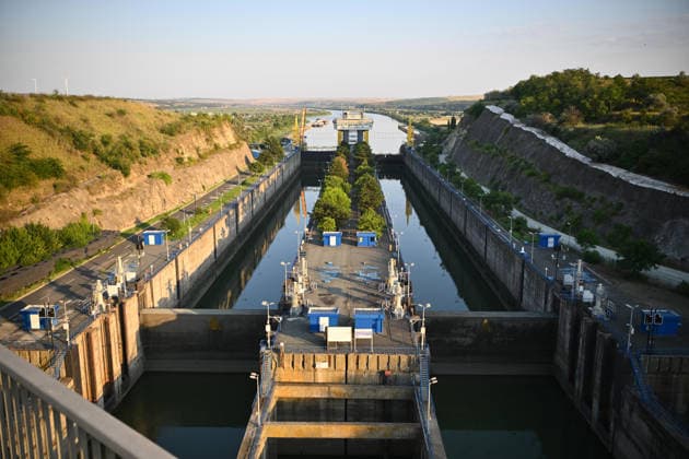 Cernavoda Nuclear Power Plant CONSTANTA, ROMANIA - AUGUST 4: A view of the Cernavoda Nuclear Power Plant as low flow rate of the Danube River has raised the risk of a shutdown of both operating reactors in Cernavoda, Constanta, Romania, on August 4, 2026. The Cernavoda Nuclear Power Plant, Romania s only nuclear power facility, produces about 20% of the country s electricity. Alex Nicodim Anadolu Constanta Romania. Editorial use only. Please get in touch for any other usage.  Copyright: x2026xAnadoluxAlexxNicodimx