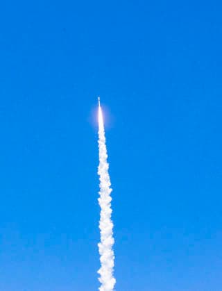 HAIYANG, CHINA - AUGUST 05: A Smart Dragon-3 carrier rocket, carrying Oriental Smart Eye hyperspectral satellites 01 and 02, blasts off from the sea on August 5, 2026 in Haiyang, Shandong Province of China. The rocket blasted off at 10:38 a.m. (Beijing Time) from the sea near the city of Haiyang. Taiyuan Satellite Launch Center conducted the offshore launch mission.  Copyright: xVCGx 111658237207