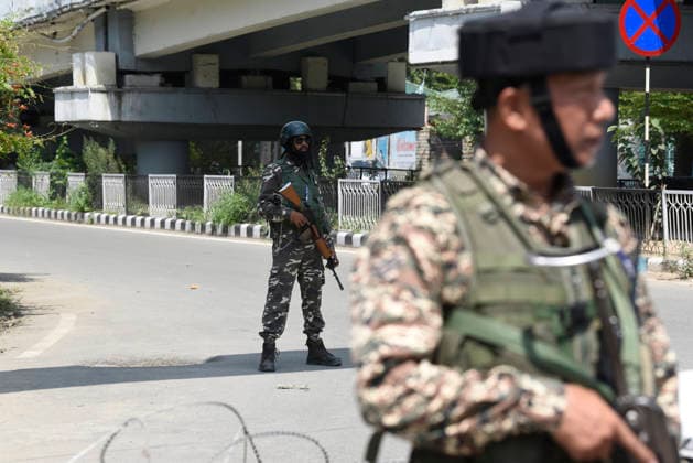 August 5, 2026, Srinagar, Jammu And Kashmir, India: Security personnel stand guard on the seventh anniversary of the abrogation of Article 370 and Jammu and Kashmir s special status,in Srinagar, Jammu and Kashmir, India, on August 5, 2026. Today marks the seventh anniversary of the abrogation of Article 370. On August 5, 2019, the Government of India revokes Article 370 of the Constitution, which grants special status to Jammu and Kashmir, and bifurcates the state into two union territories--Jammu and Kashmir, and Ladakh. Srinagar India - ZUMAz120 20260805_zip_z120_013 Copyright: xBasitxZargarx