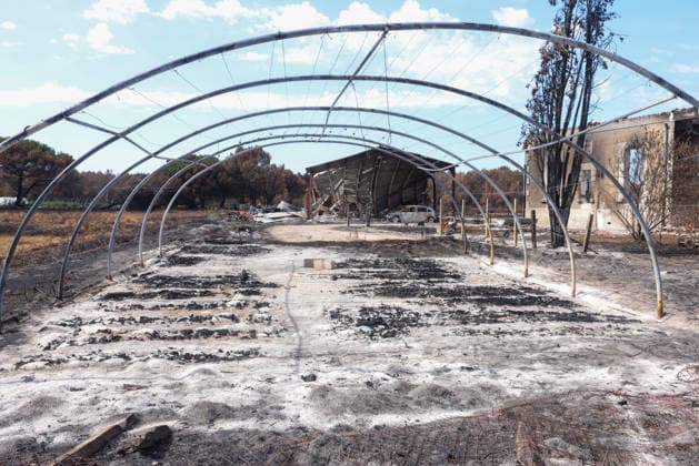 Fires in Gironde: One of the many homes destroyed on Avenue du Bassin d Arcachon in Le Porge, Gironde, on August 4, 2026. Jean Marc LHOMER, Bestimage, Le Porge, France  Copyright: xJean-MarcxLhomerx xBestimagexJean-MarcxLhomerx xBestimagex