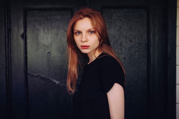Moody Portrait of Beautiful Ginger Woman in Black T-Shirt R_ALLI260803-1971952-01 ,model released, Symbolfoto ,property released