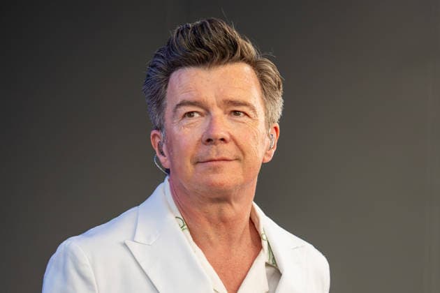 Rick Astley live beim Konzert im Tanzbrunnen in Köln am 4. August 2026. *** Rick Astley live at the Tanzbrunnen in Cologne on August 4, 2026 Copyright: xSvenxHeidmannx