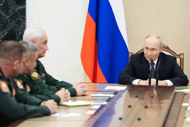 Russia Putin Defence Ministry 9217486 05.08.2026 Russian President Vladimir Putin holds a meeting with Defence Ministry senior officials at the Kremlin in Moscow, Russia. Alexander Kazakov Sputnik Moscow Russia  Copyright: xAlexanderxKazakovx