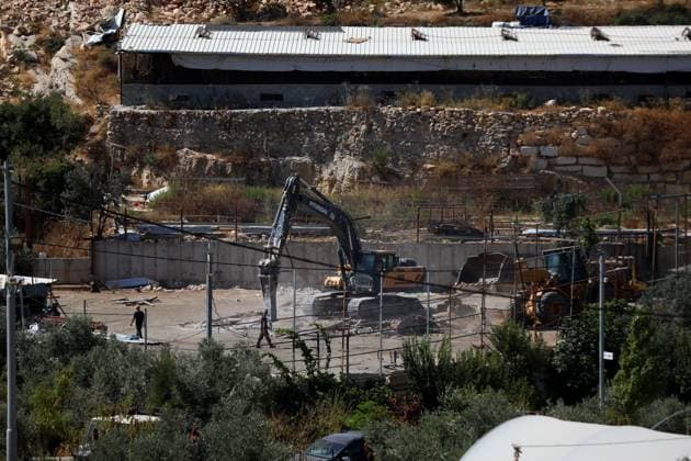 Israeli forces demolish two Palestinian homes in Nahhalin BETHLEHEM, WEST BANK, PALESTINE - AUGUST 5: Israeli forces, accompanied by bulldozers, demolish two Palestinian homes and a commercial property after raiding the town of Nahhalin, west of Bethlehem, West Bank, Palestine, on August 5, 2026. Wisam Hashlamoun Anadolu Bethlehem West Bank. Editorial use only. Please get in touch for any other usage.  Copyright: x2026xAnadoluxWisamxHashlamounx