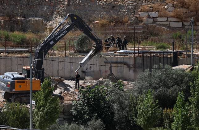Israeli forces demolish two Palestinian homes in Nahhalin BETHLEHEM, WEST BANK, PALESTINE - AUGUST 5: Israeli forces, accompanied by bulldozers, demolish two Palestinian homes and a commercial property after raiding the town of Nahhalin, west of Bethlehem, West Bank, Palestine, on August 5, 2026. Wisam Hashlamoun Anadolu Bethlehem West Bank. Editorial use only. Please get in touch for any other usage.  Copyright: x2026xAnadoluxWisamxHashlamounx