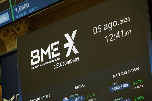 The Ibex 35 Sets an All-Time High, Surpassing 20,000 Points A screen displaying Ibex data at the Madrid Stock Exchange, on August 5, 2026, in Madrid, Spain. The Ibex 35 surpassed the 20,000-point mark for the first time in its history at the opening of Wednesday’s trading session, representing a 0.21% increase and an all-time high for the Spanish index STOCK MARKET FINANCE ECONOMY FINANCIAL MARKETS STOCKS Madrid Madrid, Spain  Copyright: xRicardoxRubiox 7702489