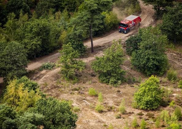 OOSTRUM - Aerial photos of the Boschhuizerbergen nature reserve near Venray in Limburg, where the fire department is battling a large wildfire. The fire department is receiving assistance from Belgium in fighting the fire. SEM VAN DER WAL ANP netherlands out - belgium out  Copyright: xx x564915842x originalFilename: 564915842.jpg