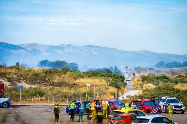 WASSENAAR - A fire in the dunes near Wassenaar. The fire department has dispatched many personnel and vehicles to the scene. JOSH WALET ANP netherlands out - belgium out  Copyright: xx x564919285x originalFilename: 564919285.jpg