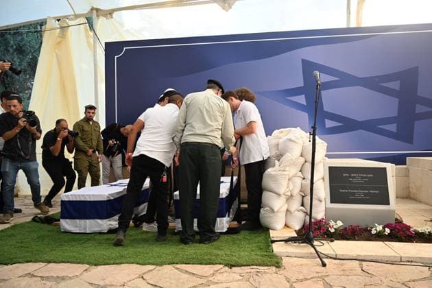 Israeli Leaders Attend Herzl Family Reinterment Ceremony JERUSALEM August 4, 2026: Israeli Prime Minister Benjamin Netanyahu, President Isaac Herzog, relatives, and other Israeli leaders attend the reinterment ceremony for the remains of the grandparents of Theodor (Benjamin Ze ev) Herzl, the founder and visionary of modern political Zionism. Jerusalem Israel Copyright: x xPaulinaxPatimerx xJNAxPressx