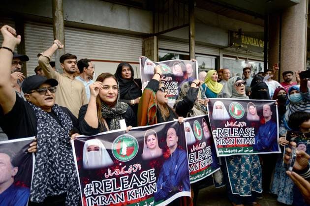 August 5, 2026, Pakistan: Tehreek-e-Insaf Leaders and Activists Protest at Karachi Press Club for Release of PTI Founder Imran Khan Pakistan  - ZUMAas3_ 20260805_zaf_as3_046 Copyright: xPPIx