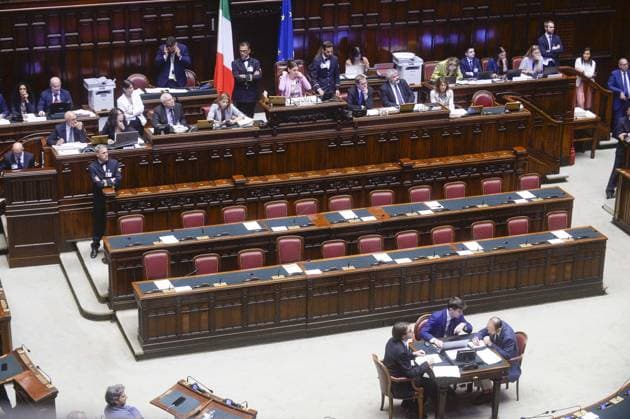 Foto IPP Marco Mattei Roma 05 08 2026 Camera dei deputati discussione e voto sull autorizzazione sequestro delle chat di Delmastro nella foto i banchi vuoti del governo Italy Photo Press - World Copyright . *** IPP Photo by Marco Mattei, Rome, August 5, 2026: Chamber of Deputies debate and vote on authorization to seize Delmastro’s chat records. Pictured: the empty government benches. Italy Photo Press World Copyright 