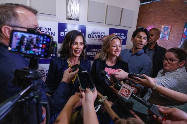 August 5, 2026, Lansing, Michigan, USA: Michigan Gov. GRETCHEN WHITMER, left, and Secretary of State JOCELYN BENSON, the Democratic nominee for governor, right, speak to reporters after a campaign event in Lansing, Mich., on Aug. 5, 2026. Lansing USA - ZUMAr192 20260805_znp_r192_041 Copyright: xAndrewxRothx