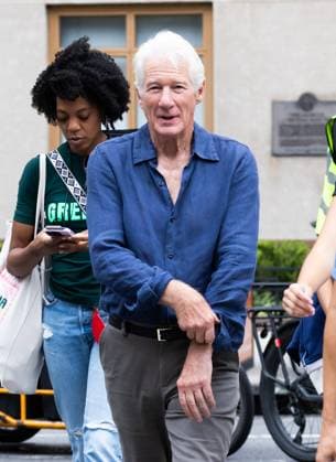 Richard Gere and Diana Silvers on Set of Asymmetry in NYC Richard Gere and Diana Silvers on Set of Asymmetry in NYC, Central Park, NY. 05 Aug 2026 Pictured: Richard Gere.  Copyright: xThexMegaxAgencyxMEGAx