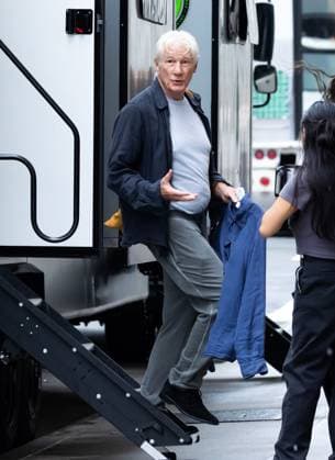 Richard Gere and Diana Silvers on Set of Asymmetry in NYC Richard Gere and Diana Silvers on Set of Asymmetry in NYC, Central Park, NY. 05 Aug 2026 Pictured: Richard Gere.  Copyright: xThexMegaxAgencyxMEGAx