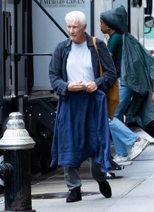 Richard Gere and Diana Silvers on Set of Asymmetry in NYC Richard Gere and Diana Silvers on Set of Asymmetry in NYC, Central Park, NY. 05 Aug 2026 Pictured: Richard Gere.  Copyright: xThexMegaxAgencyxMEGAx