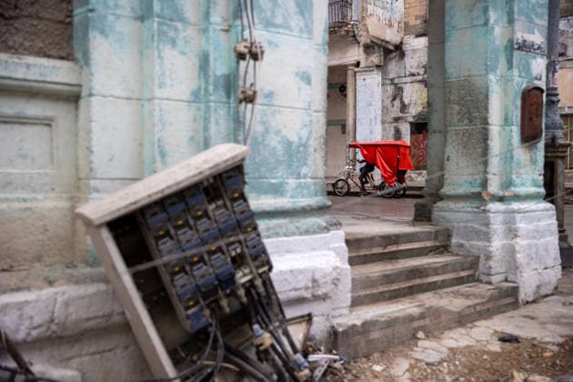 Cuba hit by another nationwide blackout after power grid collapses HAVANA, CUBA - AUGUST 5: Cuba s National Electric System (SEN) suffered another disconnection on Monday while efforts were still underway to restore the grid following the previous night s total blackout in Havana, Cuba on August 5, 2026. The Electric Union (UNE) attributed this new setback to weather conditions that struck an unstable grid, knocking out part of the generation capacity that had already been brought back online. Angelo Mastrascusa Anadolu Havana Cuba. Editorial use only. Please get in touch for any other usage.  Copyright: x2026xAnadoluxAngeloxMastrascusax