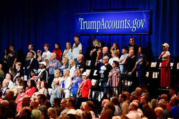 Donald J. Trump Remarks - Las Vegas, NV - 05 August 2026 The crowed stands for the Pledge of Allegiance ahead of an event at the Red Rock Casino Resort in Las Vegas, Nevada, United States, on August 5, 2026. During the event, Trump highlighted his administration s economic agenda, including the No Tax on Tips policy, as part of a visit to Nevada focused on service industry workers and the state s economy. Las Vagas United States Copyright: xWestonxHancockx xSOPAxImagesx Weston-Hancock-1440995