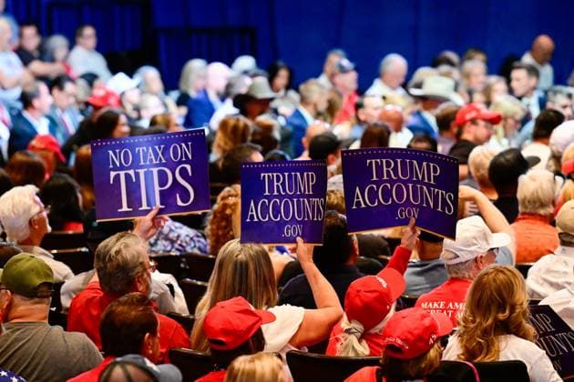 Donald J. Trump Remarks - Las Vegas, NV - 05 August 2026 Signs held up by attendies during an event at the Red Rock Casino Resort in Las Vegas, Nevada, United States, on August 5, 2026. During the event, Trump highlighted his administration s economic agenda, including the No Tax on Tips policy, as part of a visit to Nevada focused on service industry workers and the state s economy. Las Vagas United States Copyright: xWestonxHancockx xSOPAxImagesx Weston-Hancock-1441002