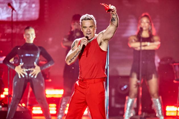 DENMARK Music Festival in Skanderborg British singer Robbie Williams performs at Smukfest in Skanderborg on Wednesday, August 5, 2026. , Skanderborg Denmark *** DENMARK Music Festival in Skanderborg British singer Robbie Williams performs at Smukfest in Skanderborg on Wednesday, August 5, 2026, Skanderborg, Denmark  Copyright: AllexbilledernexerxomfattetxogxbeskyttetxafxophavsretslovenxogxmaaxikkexanvendesxudenxaftalexmedxMikkelxBergxPedersen. MikkelxBergxPedersenx spdk20260806-000535-L
