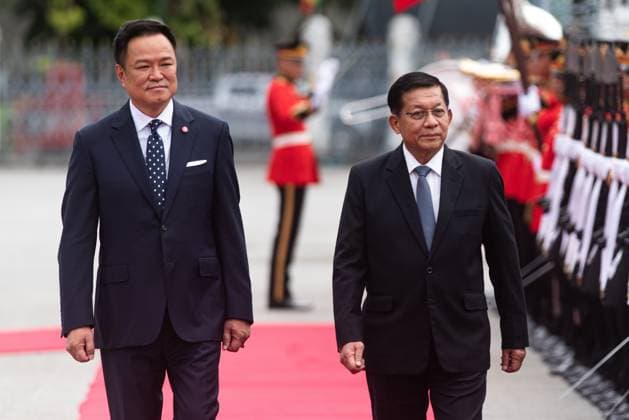 August 6, 2026, Bangkok, Thailand: Min Aung Hlaing (R), President of Myanmar, and Anutin Charnvirakul (L), Thailand Prime Minister, inspect the guard of honor during a welcoming ceremony..Min Aung Hlaing, President of Myanmar, is on an official visit to Thailand, aiming to re-engage diplomatically with Thailand. Bangkok Thailand - ZUMAs197 20260806_aaa_s197_002 Copyright: xPeeraponxBoonyakiatx