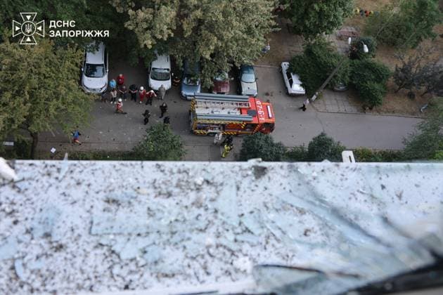 Four people were injured in Russian drone strike on Zaporizhzhia ZAPORIZHZHIA, UKRAINE - AUGUST 06: (----EDITORIAL USE ONLY - MANDATORY CREDIT - UKRAINIAN STATE EMERGENCY SERVICE HANDOUT - NO MARKETING NO ADVERTISING CAMPAIGNS - DISTRIBUTED AS A SERVICE TO CLIENTS----) Firefighting crews are continuing their operations following a Russian drone strike in Zaporizhzhia, Ukraine, on August 06, 2026. Four people, including a 52-year-old man and three women aged 84, 86, and 51, were injured in the attack, which partially destroyed the roof of the building and damaged surrounding homes. State Emergency Service of Ukraine Handout Anadolu Zaporizhzhia Ukraine. Editorial use only. Please get in touch for any other usage.  Copyright: x2026xAnadoluxStatexEmergencyxServicexofxUkrainex xHandoutx