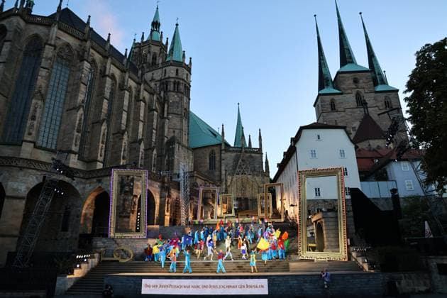 Erfurt - Domstufen Festspiele 05.08.2026, Erfurt, Domplatz, Domstufen Festspiele, Jesus Christ Superstar - Rockoper von Andrew Lloyd Webber Musikalische Leitung - Clemens Fieguth Inszenierung - Peter Lund Buehnenbild - Hank Irwin Kittel Kostueme - Ulrike Reinhardt Choreografie - Bart De Clercq im Bild: Szene aus der Rockoper *** Erfurt Cathedral Steps Festival, August 5, 2026, Erfurt, Domplatz, Cathedral Steps Festival, *Jesus Christ Superstar*, rock opera by Andrew Lloyd Webber; Musical Director: Clemens Fieguth; Director: Peter Lund; Set Design: Hank Irwin Kittel; Costumes: Ulrike Reinhardt; Choreography: Bart De Clercq; Pictured: Scene from the rock opera