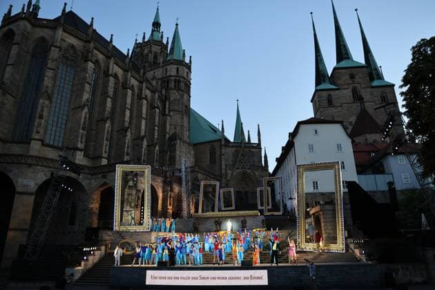 Erfurt - Domstufen Festspiele 05.08.2026, Erfurt, Domplatz, Domstufen Festspiele, Jesus Christ Superstar - Rockoper von Andrew Lloyd Webber Musikalische Leitung - Clemens Fieguth Inszenierung - Peter Lund Buehnenbild - Hank Irwin Kittel Kostueme - Ulrike Reinhardt Choreografie - Bart De Clercq im Bild: Szene aus der Rockoper *** Erfurt Cathedral Steps Festival, August 5, 2026, Erfurt, Domplatz, Cathedral Steps Festival, *Jesus Christ Superstar*, rock opera by Andrew Lloyd Webber; Musical Director: Clemens Fieguth; Director: Peter Lund; Set Design: Hank Irwin Kittel; Costumes: Ulrike Reinhardt; Choreography: Bart De Clercq; Pictured: Scene from the rock opera