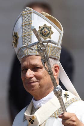 IPA87274847 - Assisi, Italy, August 6, 2026: At the end of Mass, the Pope steps out to greet the faithful. The Holy Father Leo XIV meets with young people participating in the GO! Franciscan Youth Meeting 2026 at the Basilica of Santa Maria degli Angeli in Assisi. The event brings together young people from various countries for a time of prayer, reflection, and sharing inspired by Franciscan spirituality.  Copyright: xmarcoxiacobuccix xmarcoxiacobuccix 87274847