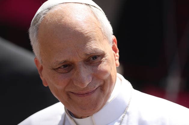 IPA87274858 - Assisi, Italy, August 6, 2026: At the end of Mass, the Pope steps out to greet the faithful. The Holy Father Leo XIV meets with young people participating in the GO! Franciscan Youth Meeting 2026 at the Basilica of Santa Maria degli Angeli in Assisi. The event brings together young people from various countries for a time of prayer, reflection, and sharing inspired by Franciscan spirituality.  Copyright: xmarcoxiacobuccix xmarcoxiacobuccix 87274858