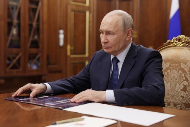 Russia Putin 9218148 06.08.2026 Russian President Vladimir Putin meets with Deputy Prime Minister - Presidential Envoy to the Far Eastern Federal District Yury Trutnev at the Kremlin in Moscow, Russia. Alexander Kazakov Sputnik Moscow Russia  Copyright: xAlexanderxKazakovx
