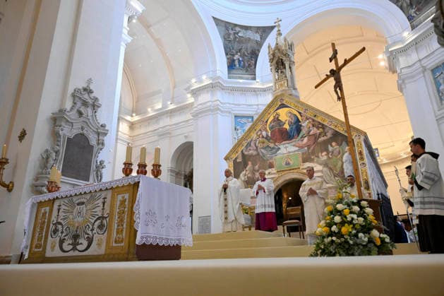 ASSISI - POPE LEO XIV PRESIDES OVER MASS IN THE BASILICA OF SANTA MARIA DEGLI ANGELI DURING A PASTORAL VISIT TO ASSISI August 6, 2026 ITALY REL -Assisi, Italy, August 6, 2026 Pope Leo XIV presides over Mass in the Basilica of Santa Maria degli Angeli during a pastoral visit to Assisi. EDITORIAL USE ONLY - NO BOOKS Copyright: xVATICANxMEDIAx xCatholicxPressxPhotox