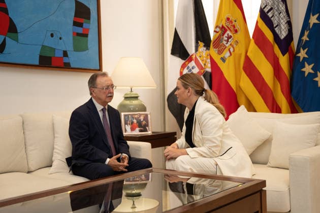 Marga Prohens Welcomes the President of Ceuta at the Consolat de Mar The President of the Government of the Balearic Islands, Marga Prohens d, and the President of Ceuta, Juan Jesús Vivas i, during a meeting at the Consolat de Mar on August 6, 2026, in Palma, Balearic Islands, Spain. The meeting took place just one week after the unprecedented migration crisis at the border between Ceuta and Morocco, during which some 72,000 migrants crossed the border, causing a serious public health emergency. AUGUST 6, 2026. Javier Ferná, Palma, Balearic Islands, Palma, Balearic Islands, Spain  Copyright: xJavierxFernandezx 7703662
