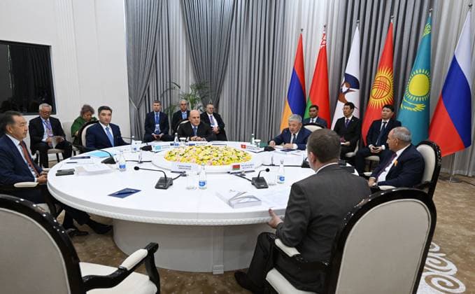 Kyrgyzstan Eurasian Intergovernmental Council 9218183 06.08.2026 Chairman of the Eurasian Economic Commission (EEC) board Bakytzhan Sagintayev, Kazakh Prime Minister Olzhas Bektenov, Russian Prime Minister Mikhail Mishustin, Kyrgyz Prime Minister - Head of the Presidential Administration Adylbek Kasymaliev and Armenian Prime Minister Nikol Pashinyan attend a narrow format meeting of the Eurasian Intergovernmental Council in Cholpon-Ata, Kyrgyzstan. Alexander Miridonov Sputnik Cholpon-Ata Kyrgyzstan  Copyright: xAlexanderxMiridonovx