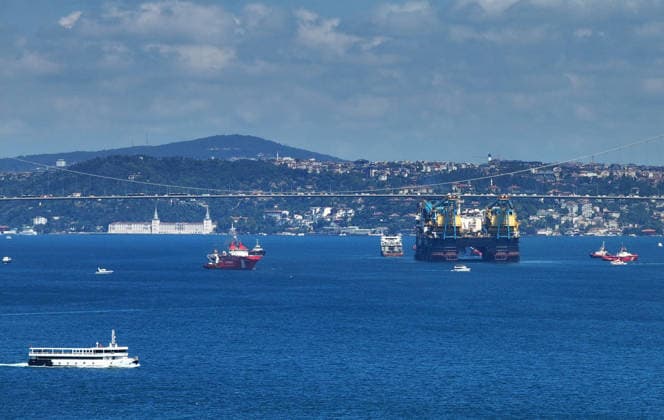 World s 3rd largest crane ship Saipem 7000 transits Bosphorus Strait in Istanbul ISTANBUL, TURKIYE - AUGUST 06: A general view of the semi-submersible crane and pipe-laying vessel Saipem 7000, the world s third-largest crane ship, as it transits the Bosphorus in Istanbul, Turkiye, on August 06, 2026. Sebnem Coskun Anadolu Istanbul Turkey. Editorial use only. Please get in touch for any other usage.  Copyright: x2026xAnadoluxSebnemxCoskunx