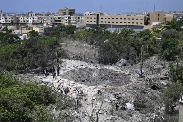 News Bilder des Tages Israeli airstrike damages buildings in southern Lebanon despite ceasefire TYRE, LEBANON - AUGUST 6: A view of damage following an Israeli airstrike on the town of Burj al-Shamali, east of the city of Tyre in southern Lebanon, despite an existing ceasefire and ongoing negotiations, on August 6, 2026. Houssam Shbaro Anadolu Tyre Lebanon. Editorial use only. Please get in touch for any other usage.  Copyright: x2026xAnadoluxHoussamxShbarox