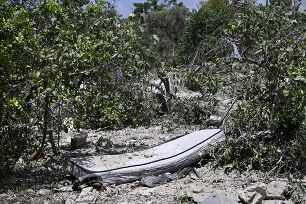 Israeli airstrike damages buildings in southern Lebanon despite ceasefire TYRE, LEBANON - AUGUST 6: A view of damage following an Israeli airstrike on the town of Burj al-Shamali, east of the city of Tyre in southern Lebanon, despite an existing ceasefire and ongoing negotiations, on August 6, 2026. Houssam Shbaro Anadolu Tyre Lebanon. Editorial use only. Please get in touch for any other usage.  Copyright: x2026xAnadoluxHoussamxShbarox